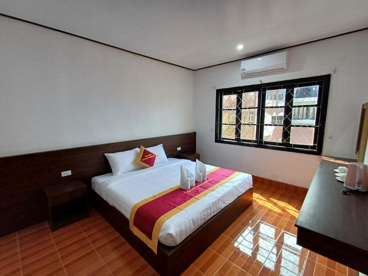 Vangvieng Charming Boutique Hotel Vang Vieng Bagian luar foto